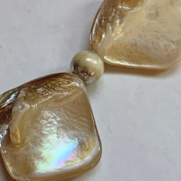 Beaded Shell Bracelet, stretch - Picture 4 of 4